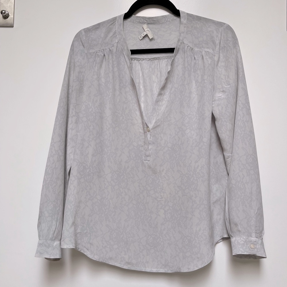 Joie 100% silk grey and cream lace print blouse